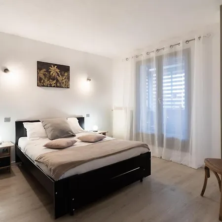 Victoria Apartment *