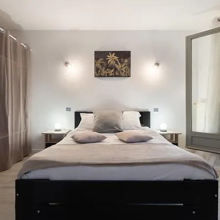 Victoria Apartment