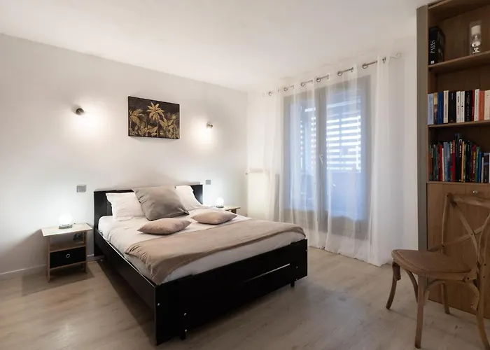 Victoria Apartment *